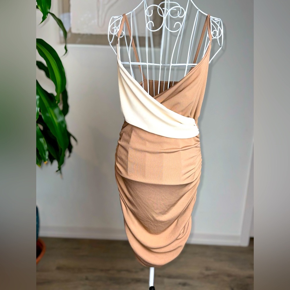 Woman Summer MIDI Dress SHEIN size Large US 8/10 Tan/Cream